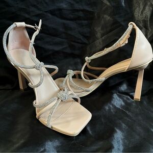 Wild Diva Lounge Size 10 Nude High Heels with some bling